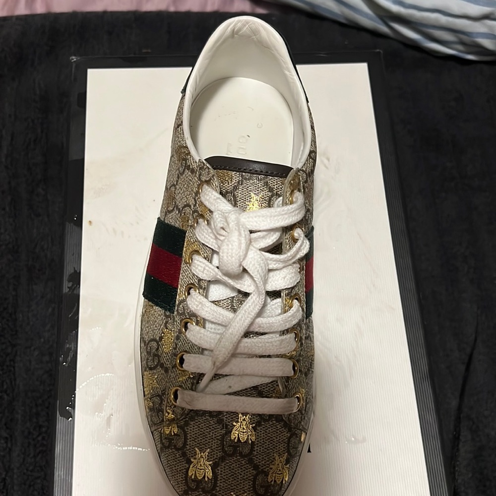 Gucci WOMEN'S ACE GG SUPREME SNEAKER WITH BEES